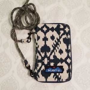 Kavu wristlet